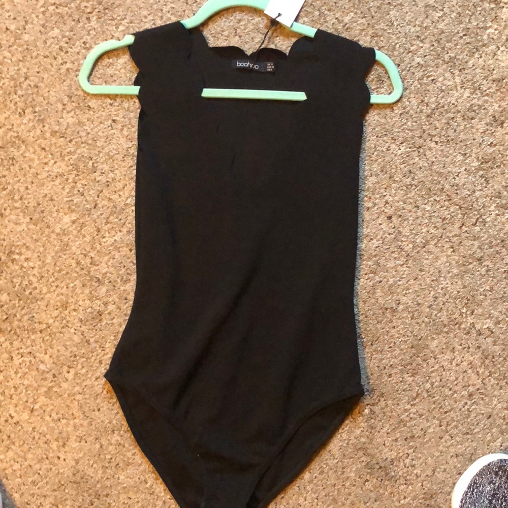 Boohoo scallop plunge body suit